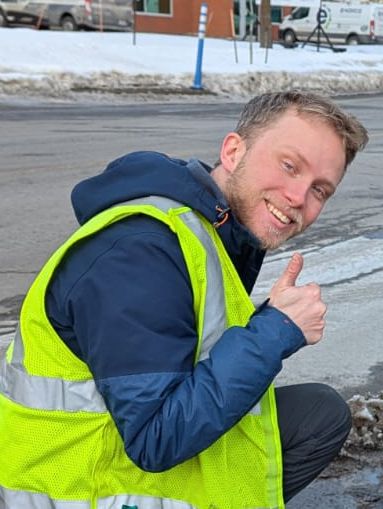 Jonathan Van Hanja (recqyg5kA0Qa8jr5F)